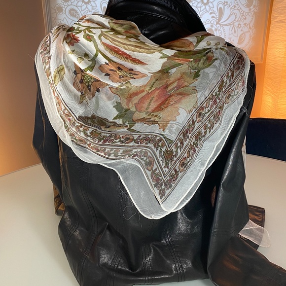 Vintage Floral Scarf in Soft Tones - Picture 2 of 6